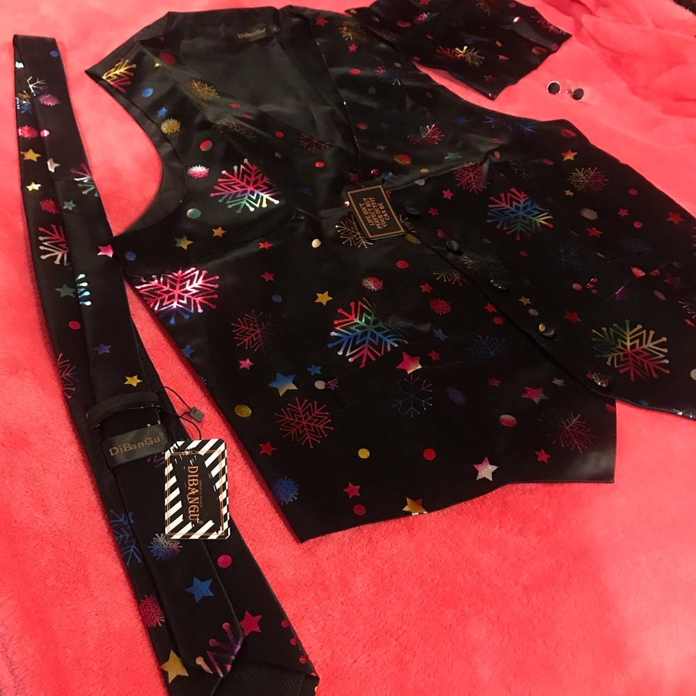 DiBanGu Mens Black Holiday Vest & Tie Set with Multicolor Snowflake Print